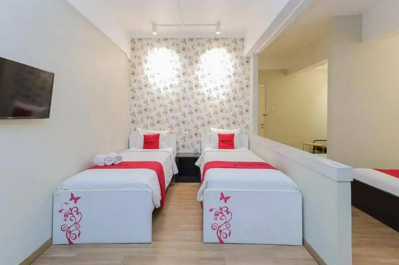 Reddoorz Plus At Riverside Malang Kültér fotó