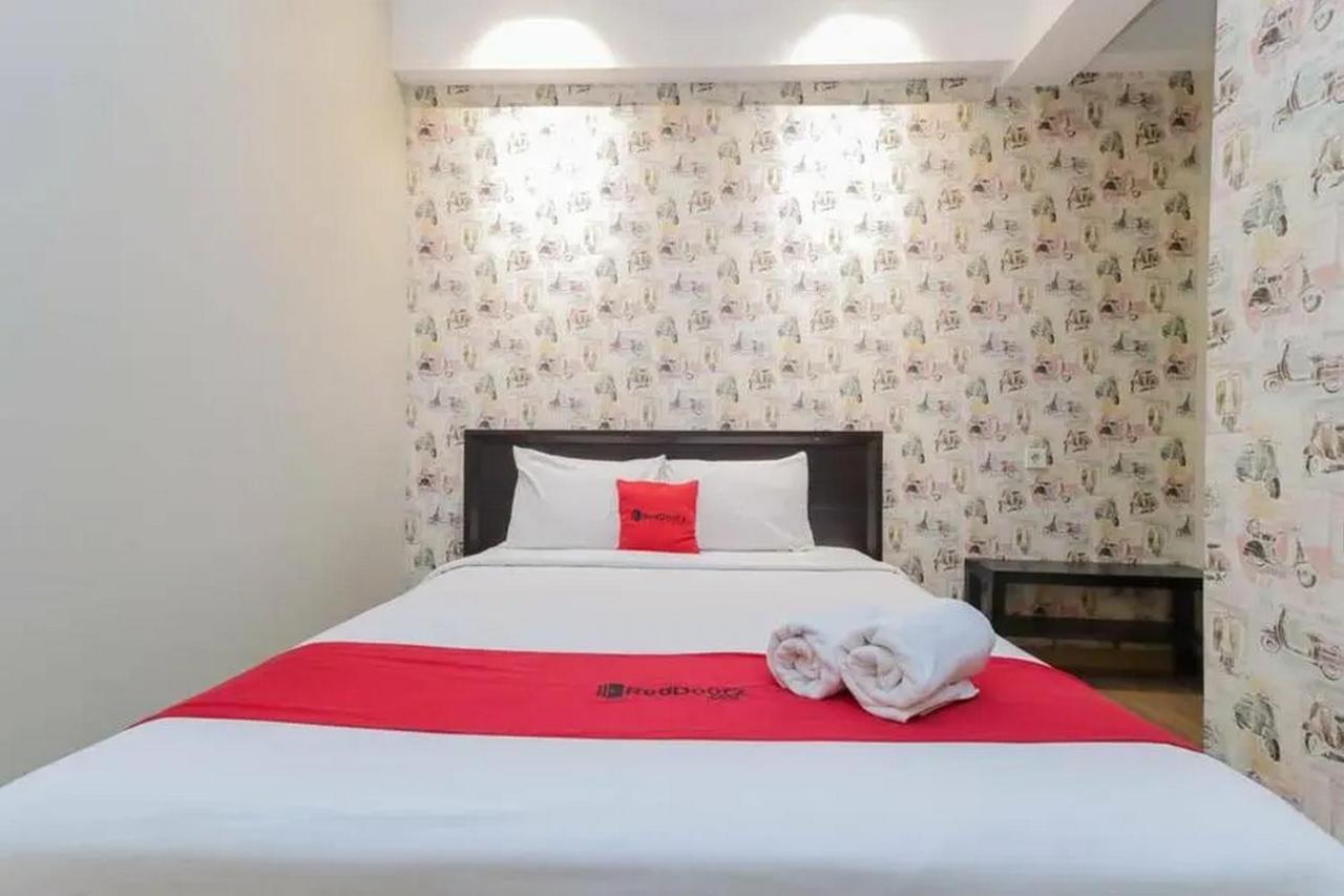 Reddoorz Plus At Riverside Malang Kültér fotó