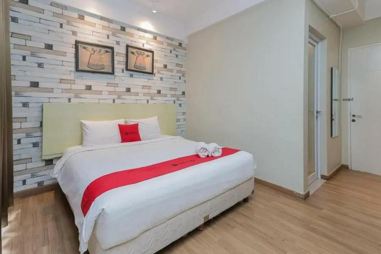 Reddoorz Plus At Riverside Malang Kültér fotó